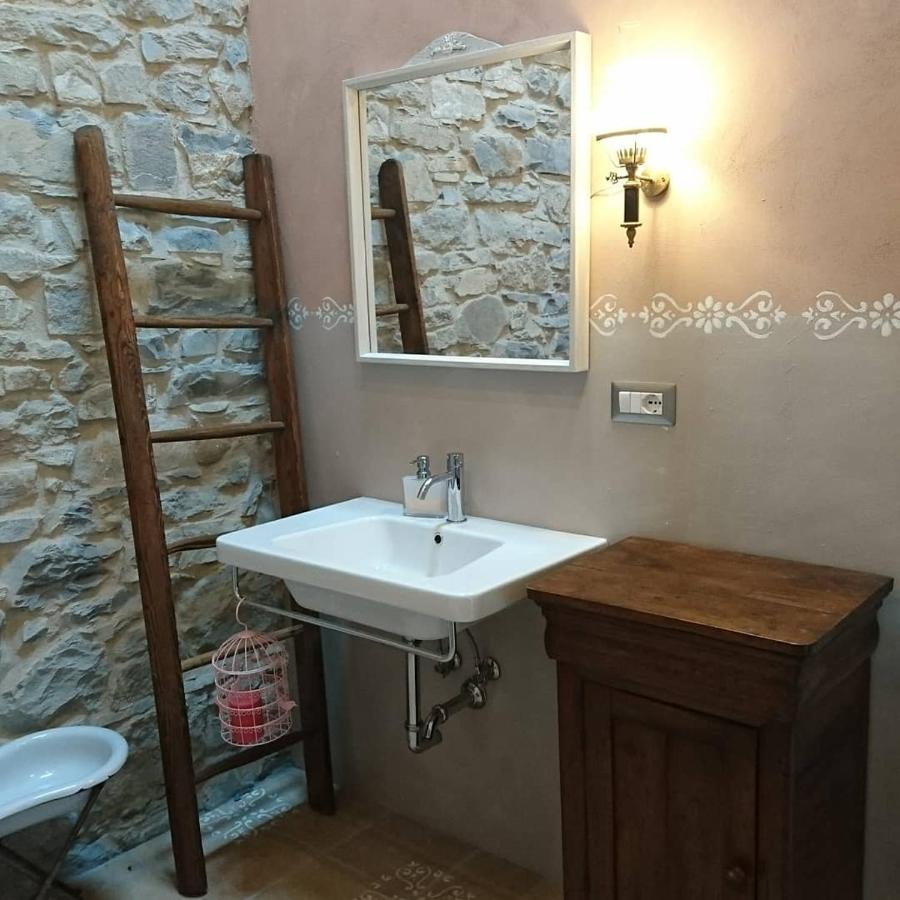 Due Principi E Una Fata Sestola Bagian luar foto