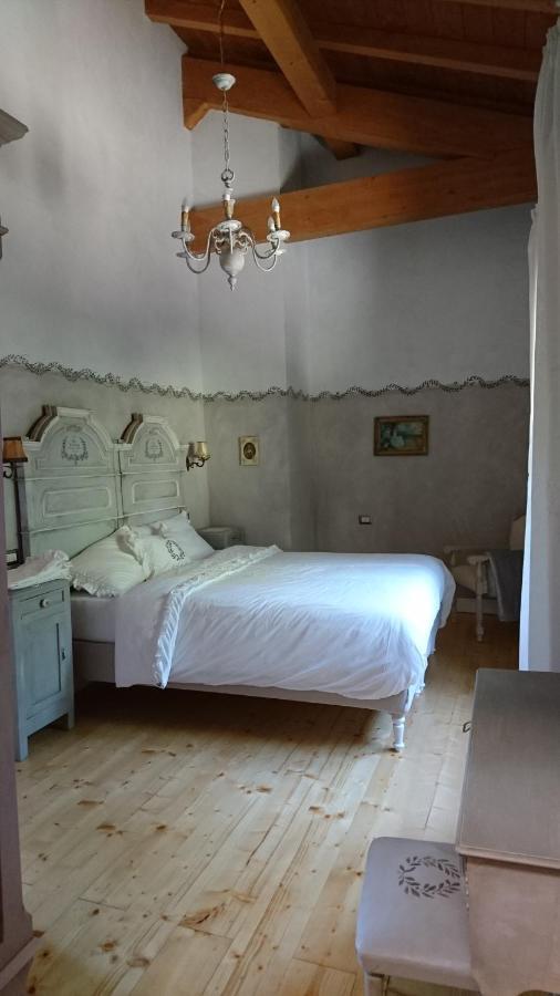 Due Principi E Una Fata Sestola Bagian luar foto